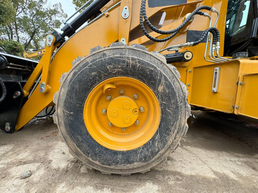 CAT 100% new CAT 420 F - Backhoe loader: picture 3 CAT 100% new CAT 420 F - Backhoe loader: picture 3