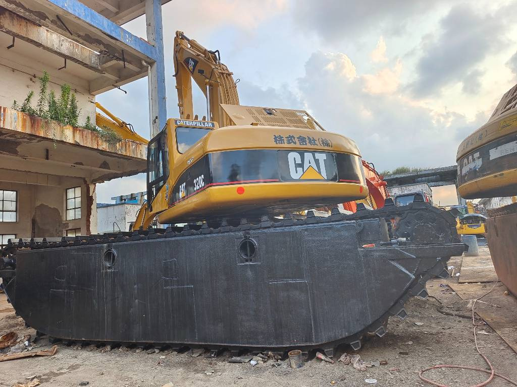 CAT 320 C - Amphibious excavator: picture 3 CAT 320 C - Amphibious excavator: picture 3