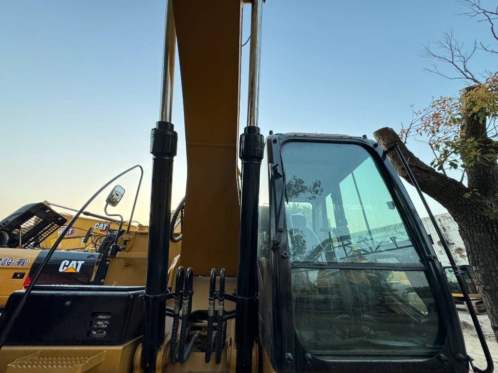 CAT 320 D Engine C7.1 - Crawler excavator: picture 3 CAT 320 D Engine C7.1 - Crawler excavator: picture 3