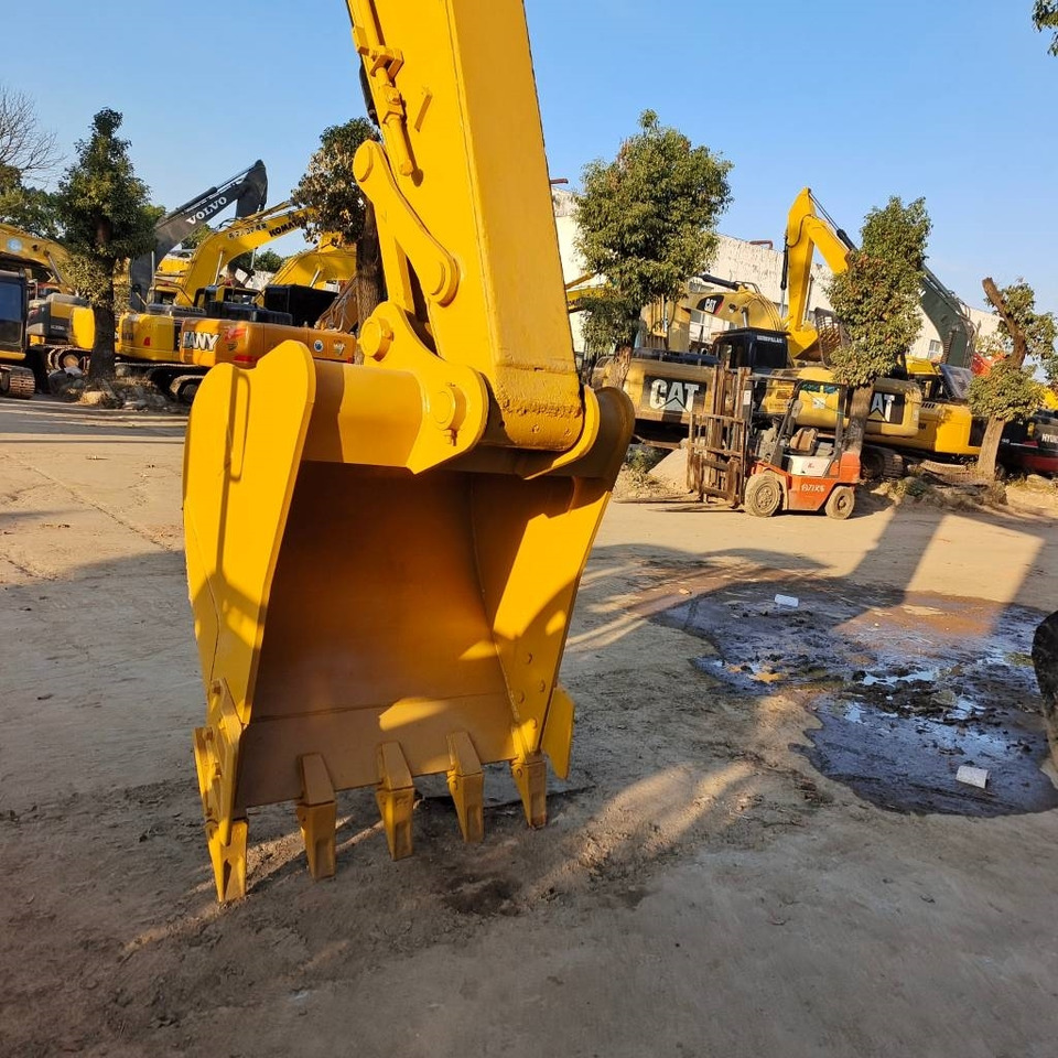 CAT 320 D2 - Crawler excavator: picture 2 CAT 320 D2 - Crawler excavator: picture 2