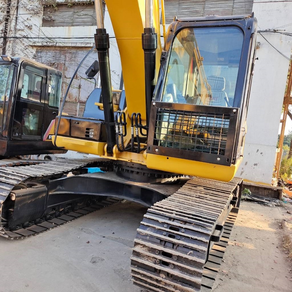 CAT 320 D2 - Crawler excavator: picture 5 CAT 320 D2 - Crawler excavator: picture 5
