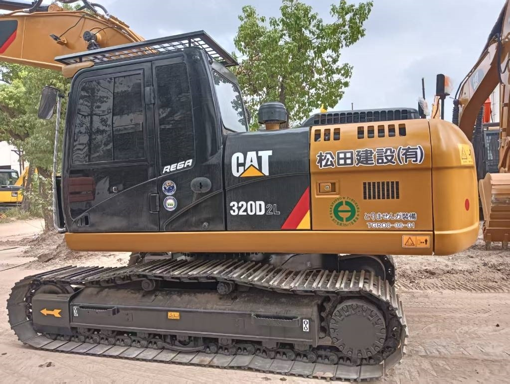 CAT 320 D2 - Crawler excavator: picture 5 CAT 320 D2 - Crawler excavator: picture 5