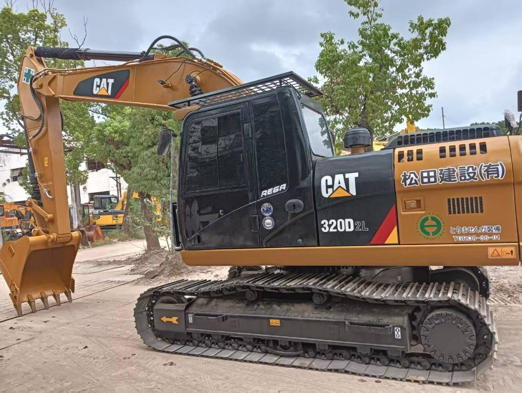CAT 320 D2 - Crawler excavator: picture 1 CAT 320 D2 - Crawler excavator: picture 1