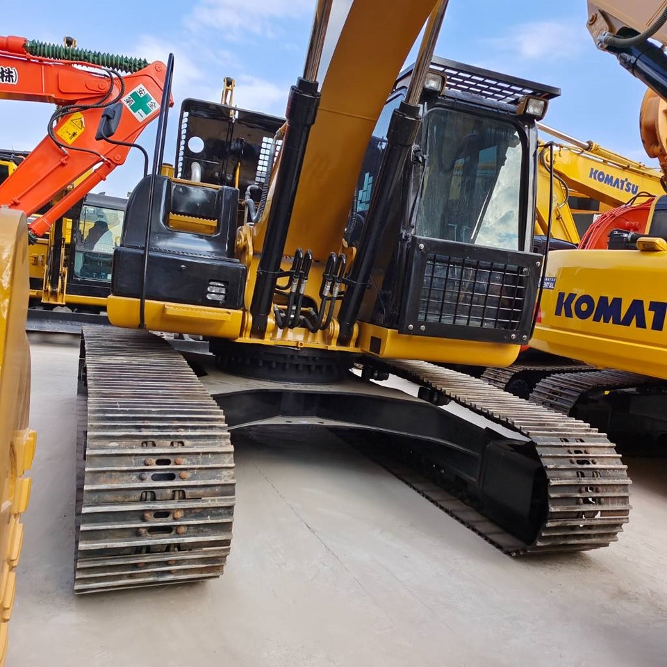 CAT 320 D2L - Crawler excavator: picture 2 CAT 320 D2L - Crawler excavator: picture 2
