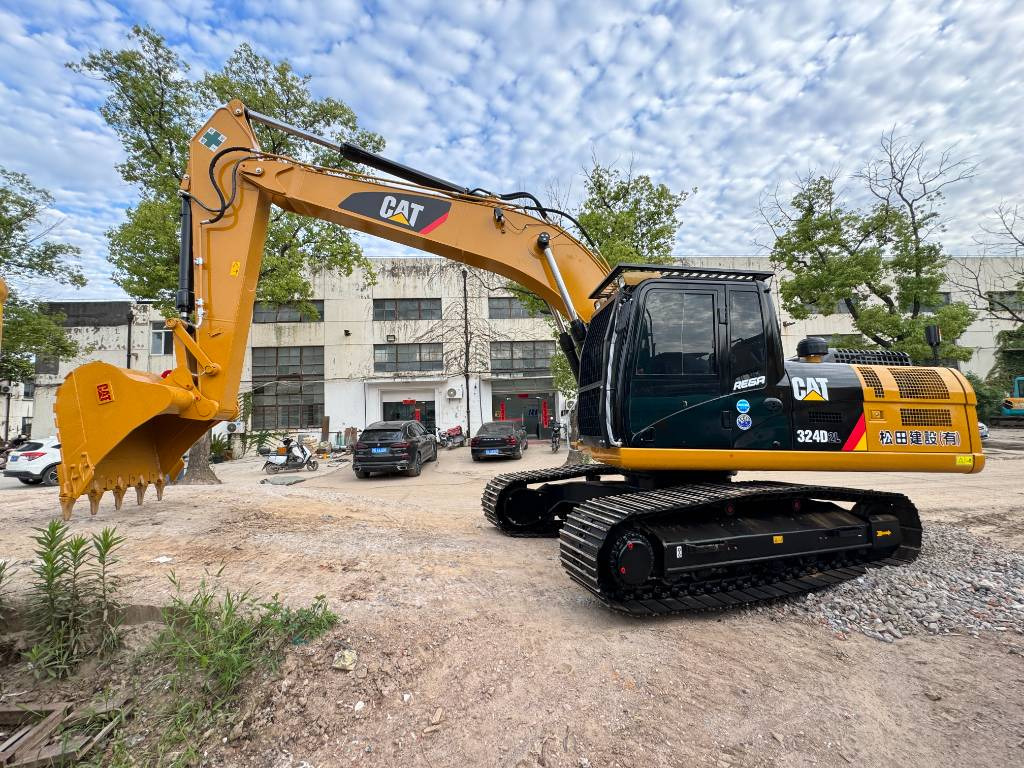 CAT 324 D L - Crawler excavator: picture 1 CAT 324 D L - Crawler excavator: picture 1