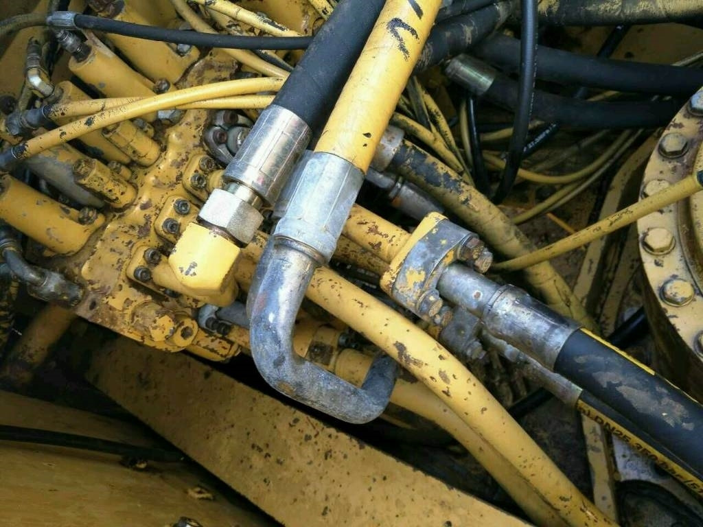 CAT 330 CL - Crawler excavator: picture 5 CAT 330 CL - Crawler excavator: picture 5