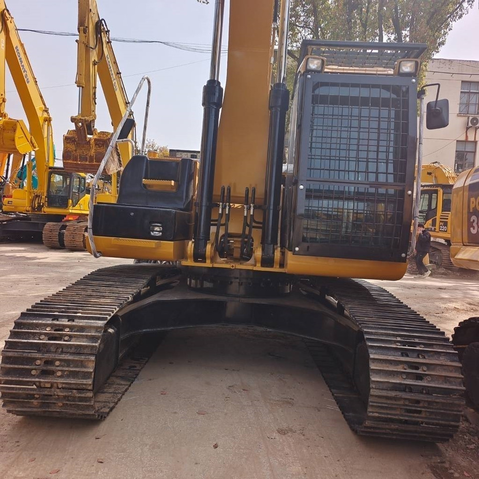 CAT 330 D - Crawler excavator: picture 2 CAT 330 D - Crawler excavator: picture 2