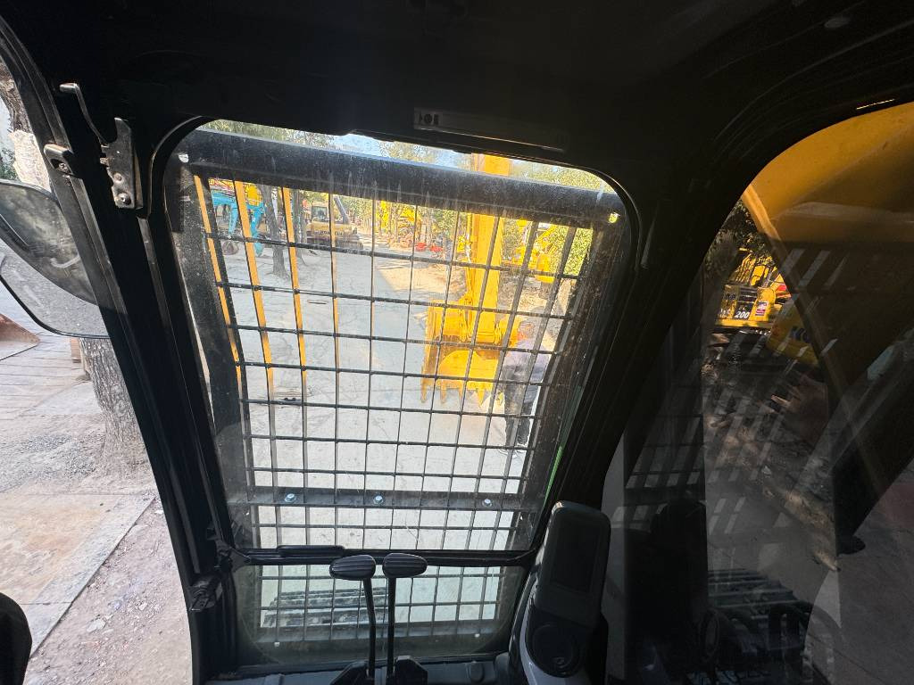 CAT 330D2L - Crawler excavator: picture 3 CAT 330D2L - Crawler excavator: picture 3