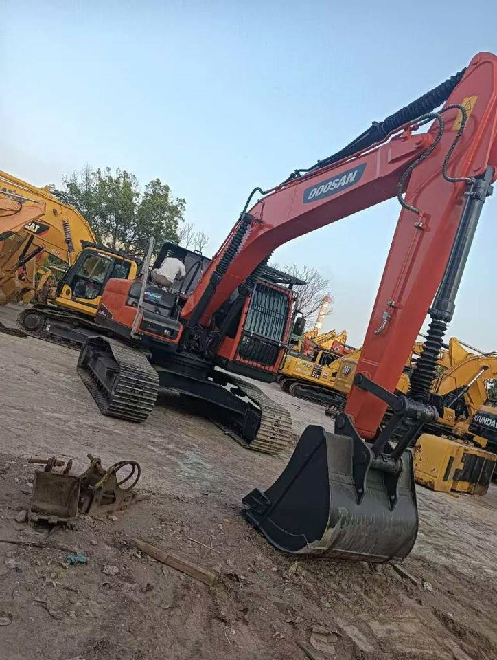 Doosan DX225LC-9C - Crawler excavator: picture 2 Doosan DX225LC-9C - Crawler excavator: picture 2