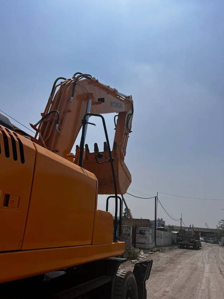 Hyundai 210W-7 - Wheel excavator: picture 4 Hyundai 210W-7 - Wheel excavator: picture 4