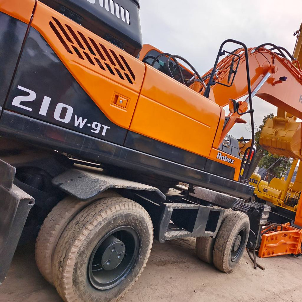 Hyundai 210W-9 - Wheel excavator: picture 4 Hyundai 210W-9 - Wheel excavator: picture 4