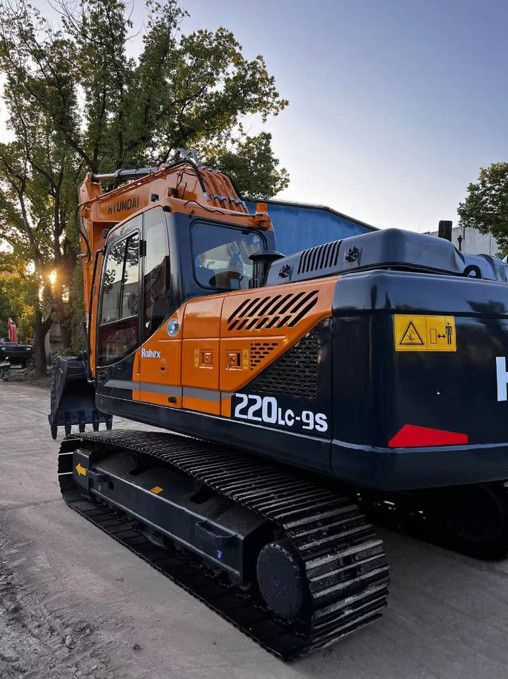 Hyundai 220LC-9S - Crawler excavator: picture 1 Hyundai 220LC-9S - Crawler excavator: picture 1