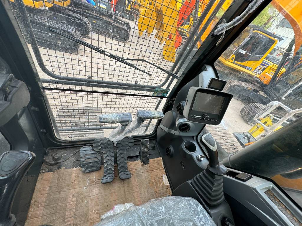 Hyundai 305LC-9S - Crawler excavator: picture 4 Hyundai 305LC-9S - Crawler excavator: picture 4