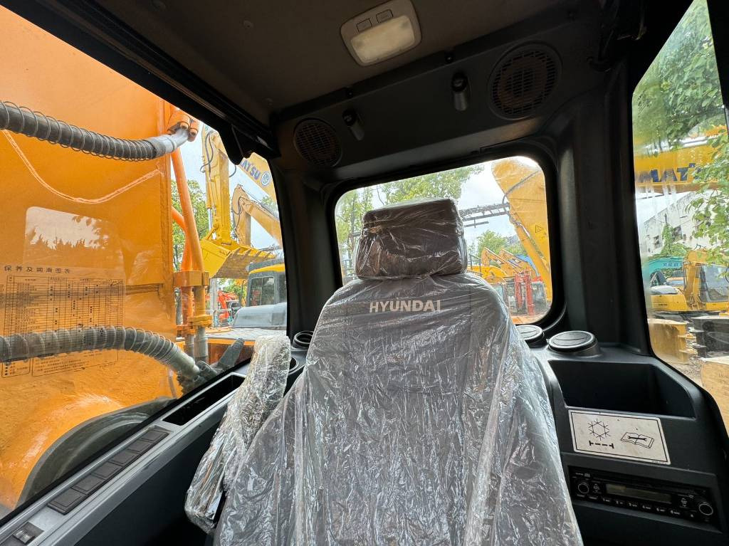 Hyundai 305LC-9S - Crawler excavator: picture 2 Hyundai 305LC-9S - Crawler excavator: picture 2