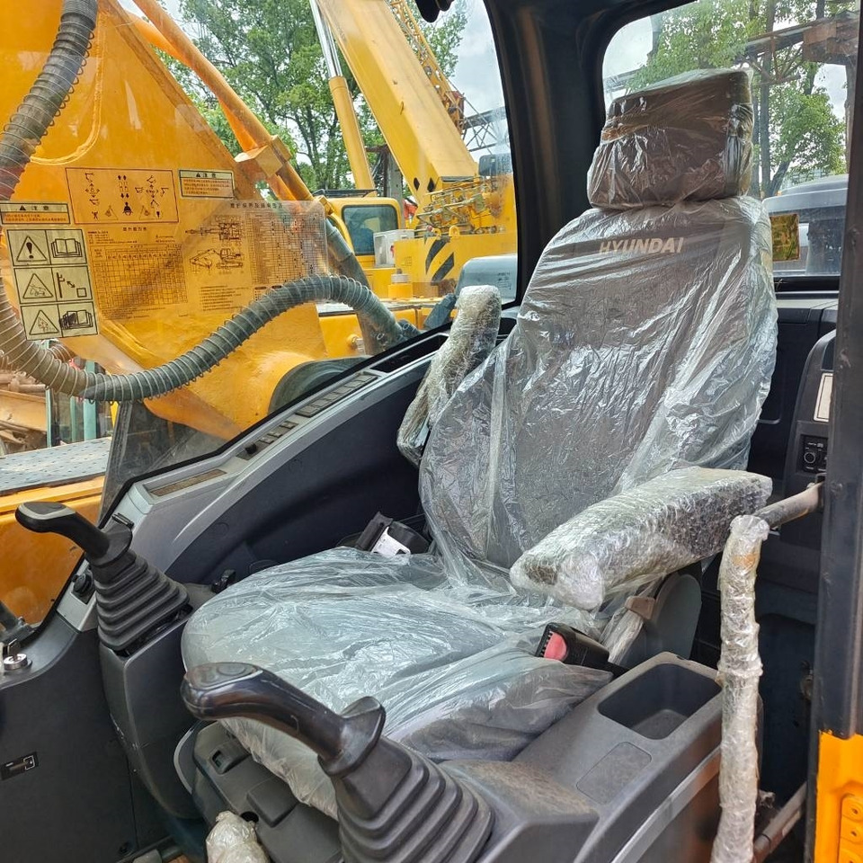 Hyundai 305LC - Crawler excavator: picture 5 Hyundai 305LC - Crawler excavator: picture 5