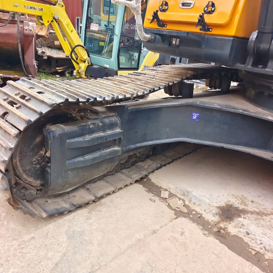 Hyundai 305LC - Crawler excavator: picture 3 Hyundai 305LC - Crawler excavator: picture 3