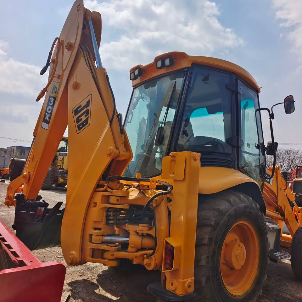 JCB 3 CX - Backhoe loader: picture 1 JCB 3 CX - Backhoe loader: picture 1