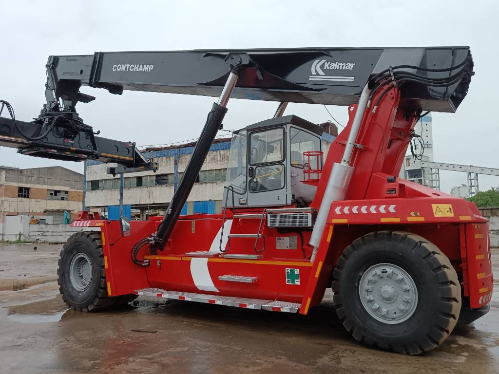 Kalmar DRF 450 - Reach stacker: picture 1 Kalmar DRF 450 - Reach stacker: picture 1