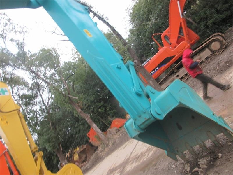 Kobelco SK 210 - Crawler excavator: picture 4 Kobelco SK 210 - Crawler excavator: picture 4