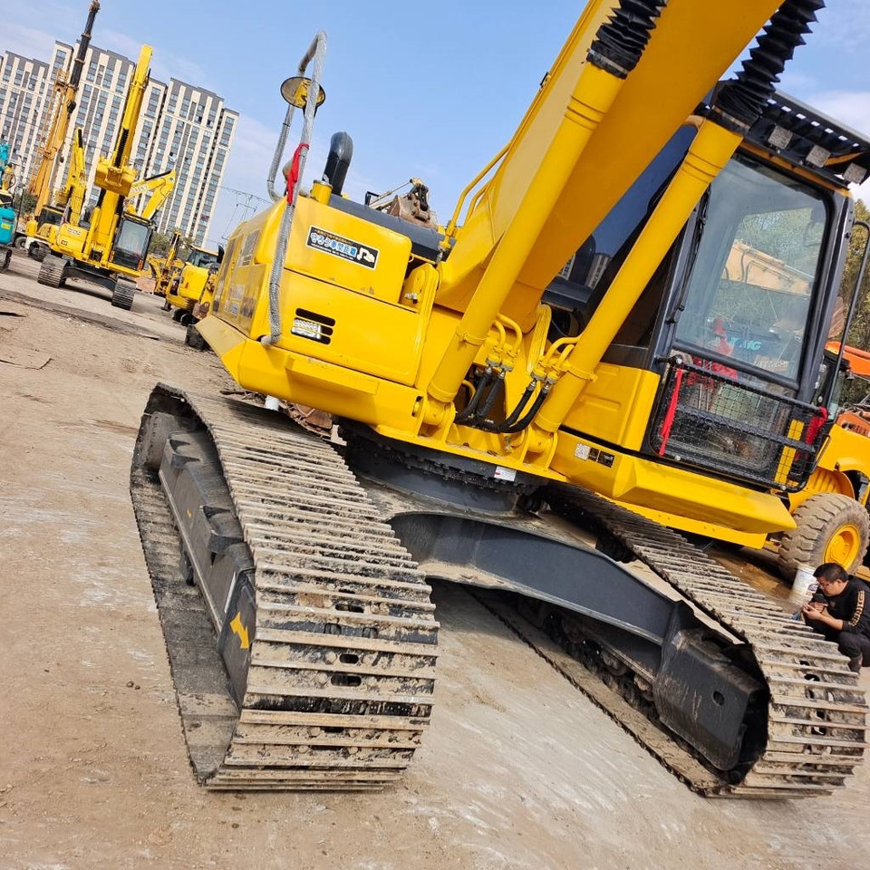 Komatsu PC 200-8 - Crawler excavator: picture 3 Komatsu PC 200-8 - Crawler excavator: picture 3