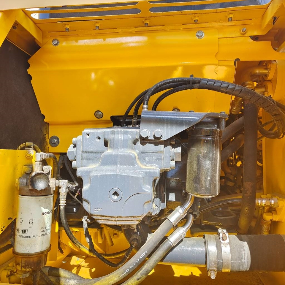 Komatsu PC 200 - Crawler excavator: picture 4 Komatsu PC 200 - Crawler excavator: picture 4