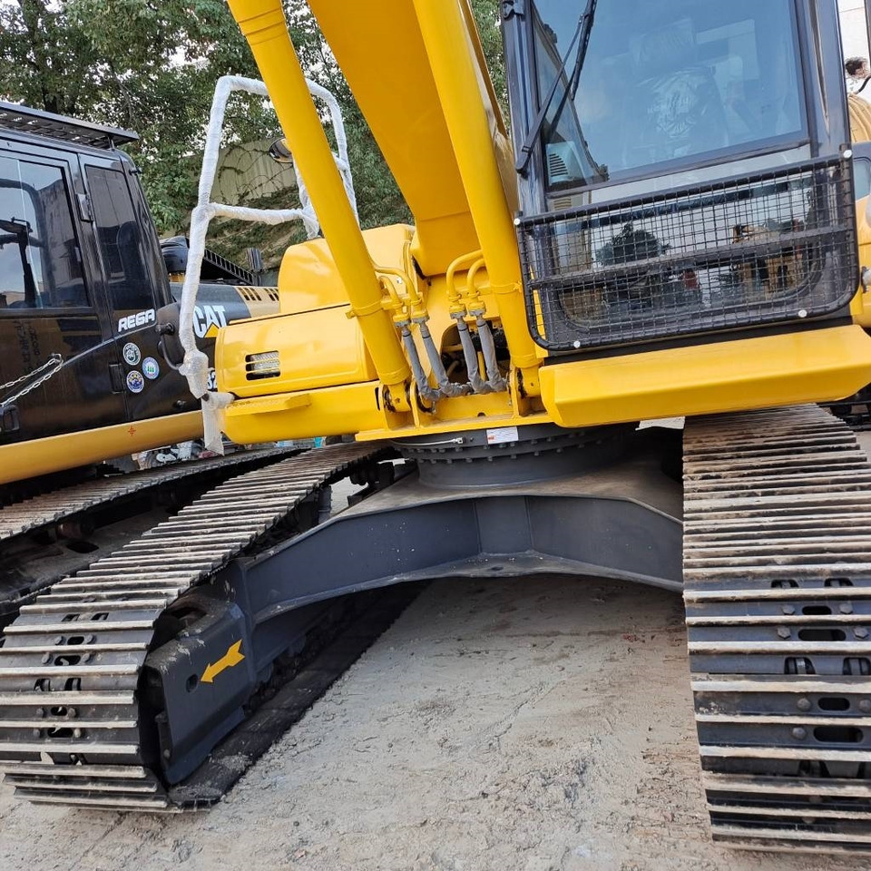 Komatsu PC 200 - Crawler excavator: picture 3 Komatsu PC 200 - Crawler excavator: picture 3
