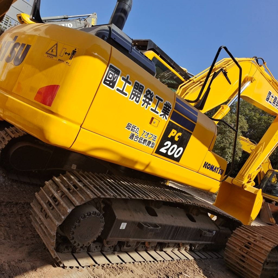Komatsu PC 200 - Crawler excavator: picture 3 Komatsu PC 200 - Crawler excavator: picture 3