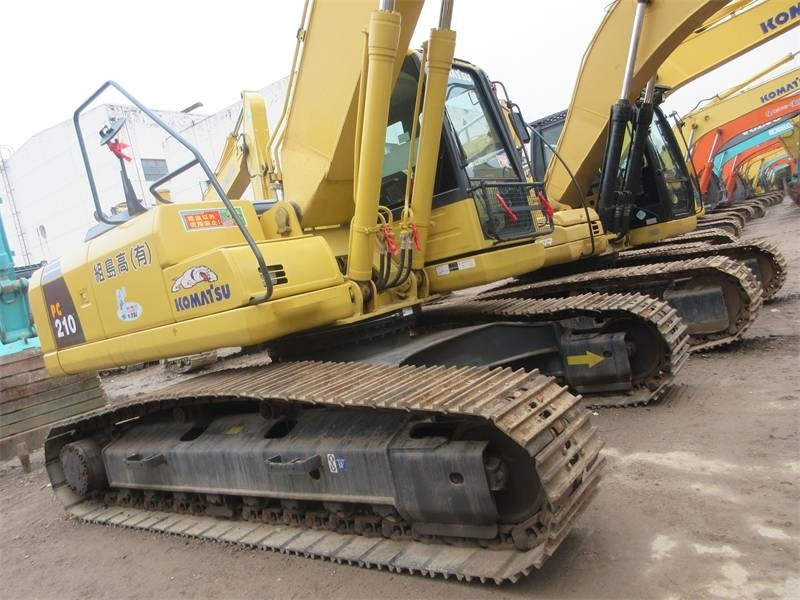 Komatsu PC 210 - Crawler excavator: picture 2 Komatsu PC 210 - Crawler excavator: picture 2