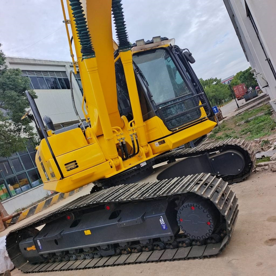 Komatsu PC 220-8 - Crawler excavator: picture 4 Komatsu PC 220-8 - Crawler excavator: picture 4