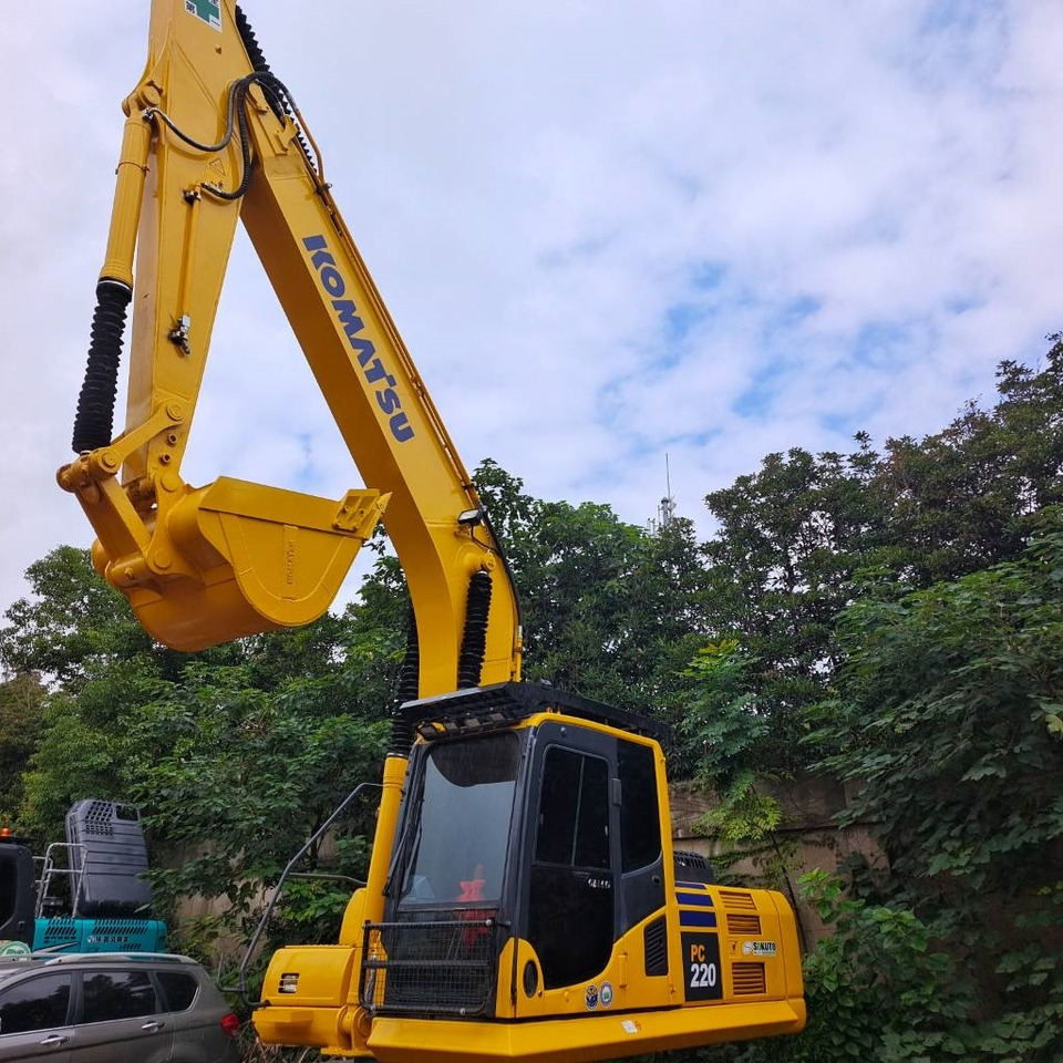 Komatsu PC 220-8 - Crawler excavator: picture 3 Komatsu PC 220-8 - Crawler excavator: picture 3