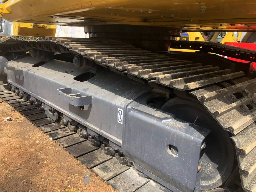 Komatsu PC 220-8 - Crawler excavator: picture 4 Komatsu PC 220-8 - Crawler excavator: picture 4