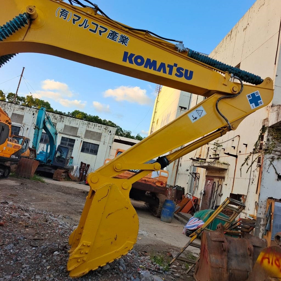 Komatsu PC 220 - Crawler excavator: picture 4 Komatsu PC 220 - Crawler excavator: picture 4