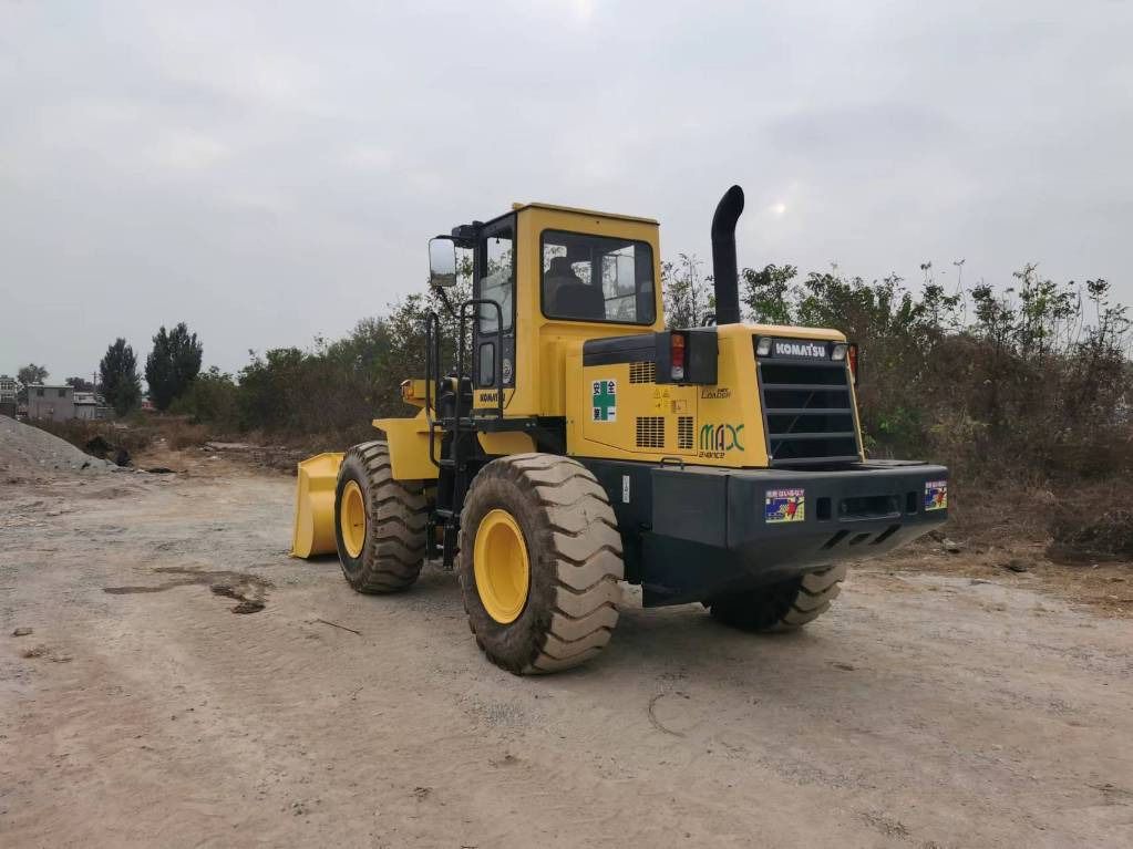 Komatsu WA 320-5 - Wheel loader: picture 4 Komatsu WA 320-5 - Wheel loader: picture 4