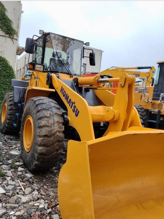 Komatsu WA 320-5 - Wheel loader: picture 3 Komatsu WA 320-5 - Wheel loader: picture 3