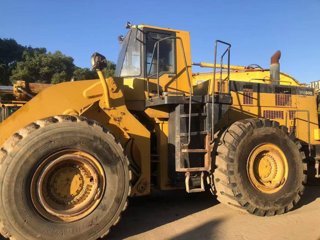 Komatsu WA 600-3 - Wheel loader: picture 3 Komatsu WA 600-3 - Wheel loader: picture 3
