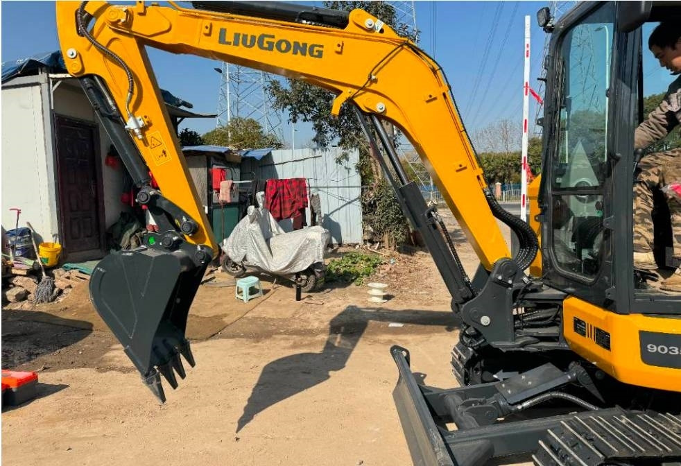 LiuGong 9035 FZTS 100% NEW MACHINE - Crawler excavator: picture 4 LiuGong 9035 FZTS 100% NEW MACHINE - Crawler excavator: picture 4