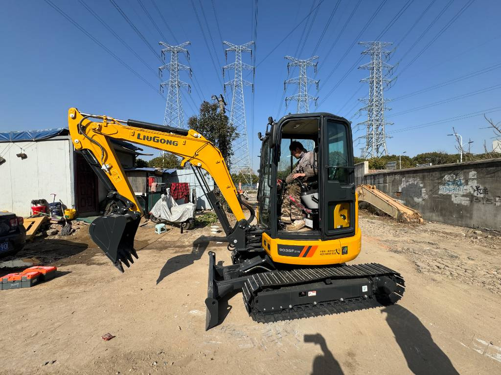 LiuGong 9035FZTSG4 - Mini excavator: picture 2 LiuGong 9035FZTSG4 - Mini excavator: picture 2