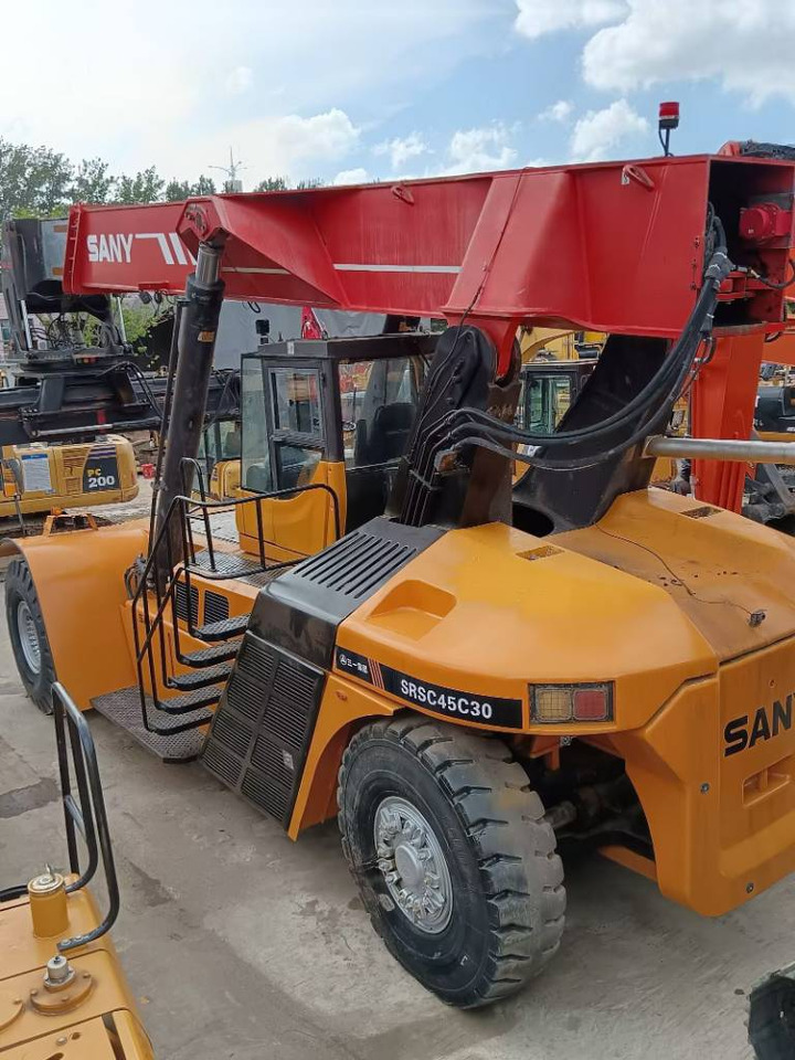 Sany SRSC 45 C30 - Reach stacker: picture 1 Sany SRSC 45 C30 - Reach stacker: picture 1