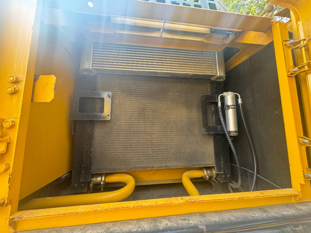 Sany SY 305 H - Crawler excavator: picture 5 Sany SY 305 H - Crawler excavator: picture 5
