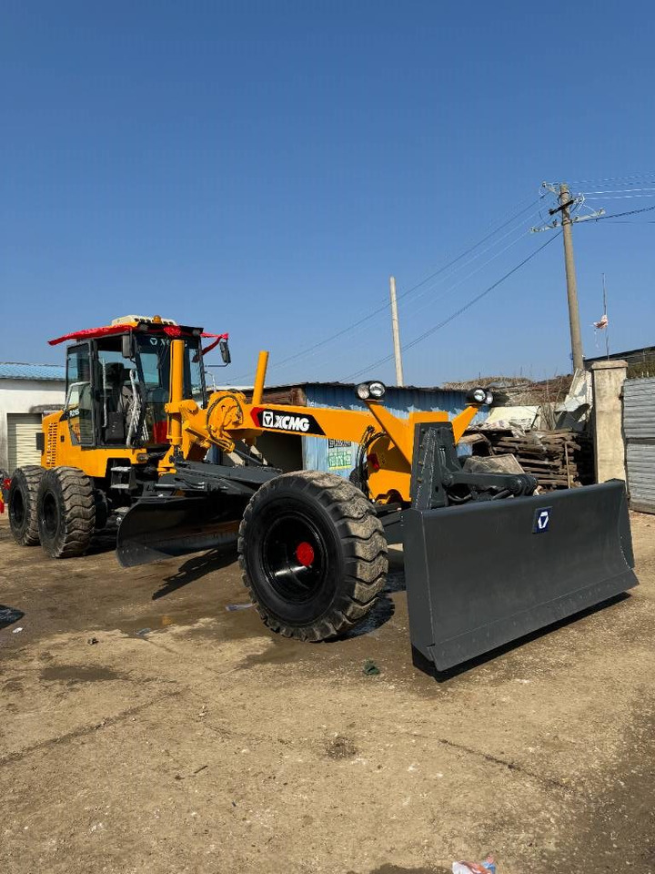 XCMG GR 2153 - Grader: picture 1 XCMG GR 2153 - Grader: picture 1
