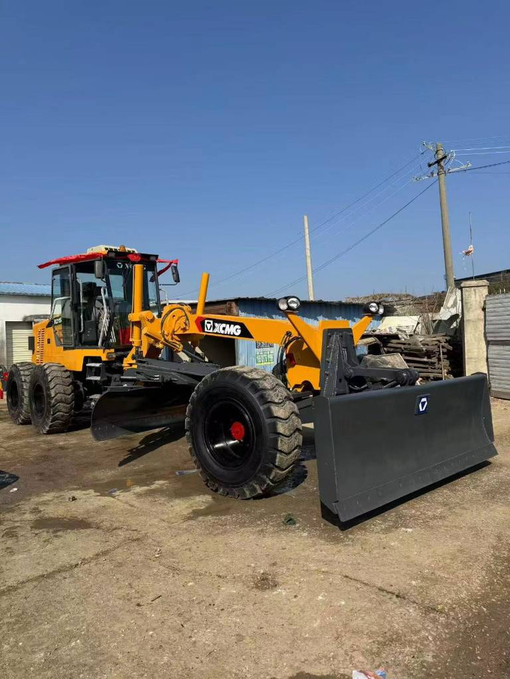 XCMG GR 2153 - Grader: picture 1 XCMG GR 2153 - Grader: picture 1