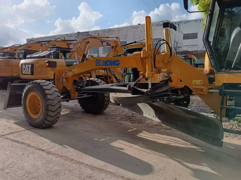 XCMG GR 2153 - Grader: picture 5 XCMG GR 2153 - Grader: picture 5
