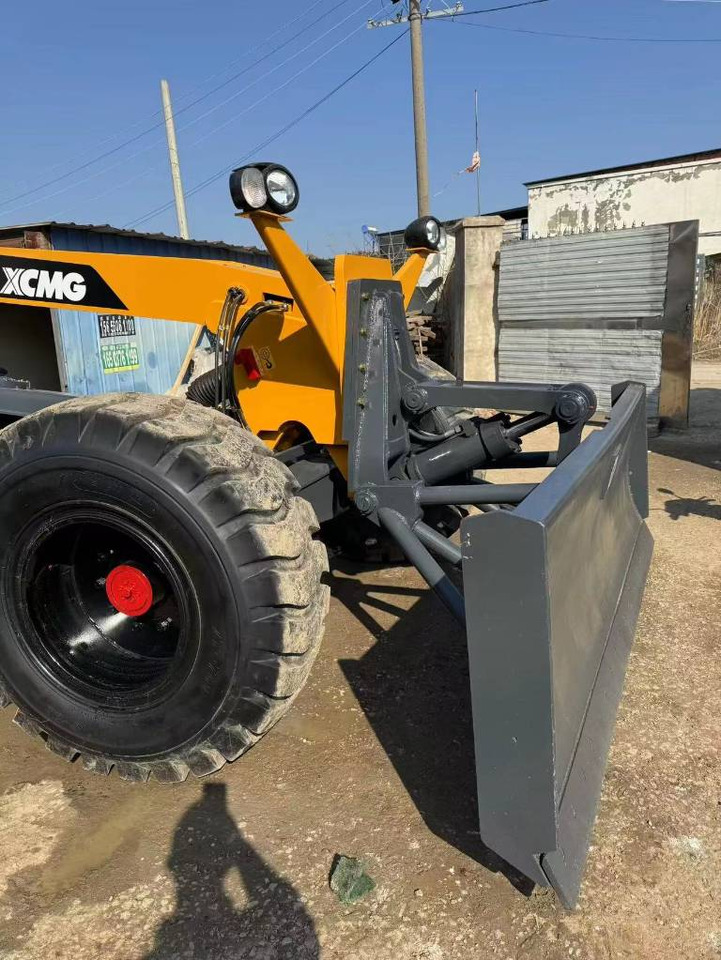 XCMG GR 2153 - Grader: picture 4 XCMG GR 2153 - Grader: picture 4