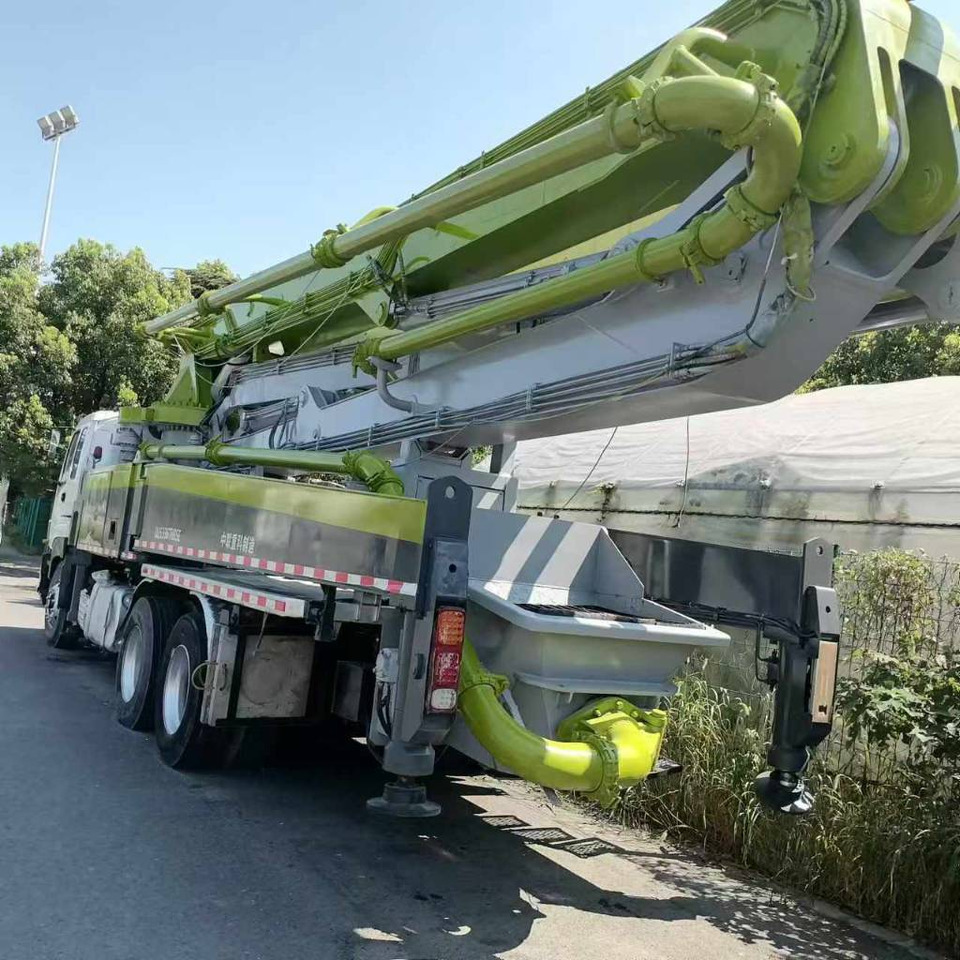 Zoomlion ZLJ5336THBSE - Concrete pump truck: picture 5 Zoomlion ZLJ5336THBSE - Concrete pump truck: picture 5