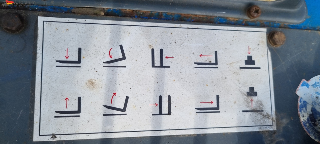 Truck mounted forklift M4-25.3F Moffett Mitnahmestapler: picture 13