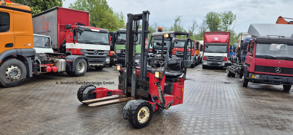 Moffett 4 Wege Stapler 20.4 einsatzbereit - Forklift: picture 1 Moffett 4 Wege Stapler 20.4 einsatzbereit - Forklift: picture 1