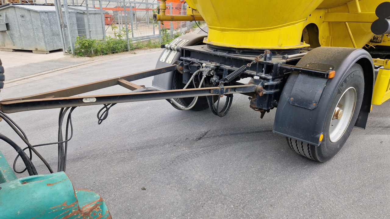 SPITZER SAPI 1832 Zustand 3-, steht länger - Tank trailer: picture 3 SPITZER SAPI 1832 Zustand 3-, steht länger - Tank trailer: picture 3