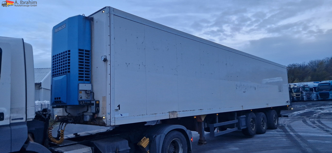 Schmitz SKO 24 Citysattel, 3. Achse zwangsgelenkt Frigoblock - Semi-trailer: picture 1 Schmitz SKO 24 Citysattel, 3. Achse zwangsgelenkt Frigoblock - Semi-trailer: picture 1