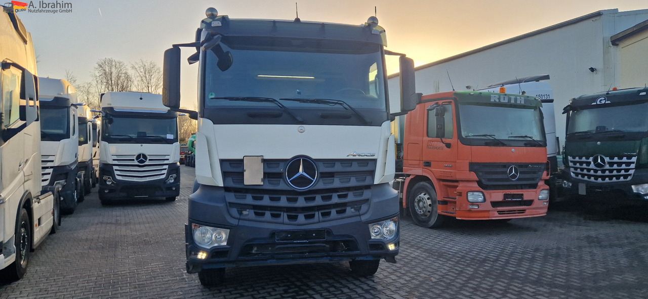 Tractor unit Mercedes-Benz 2643 6x4, Blatt Luft, scheckheft Mercedes , Kipphydraulik: picture 9 Tractor unit Mercedes-Benz 2643 6x4, Blatt Luft, scheckheft Mercedes , Kipphydraulik: picture 9