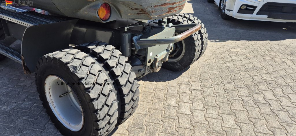 Wacker Neuson 6503 E05-07 hydr. Schnellwechsler mit Oilquick - Wheel excavator: picture 3 Wacker Neuson 6503 E05-07 hydr. Schnellwechsler mit Oilquick - Wheel excavator: picture 3